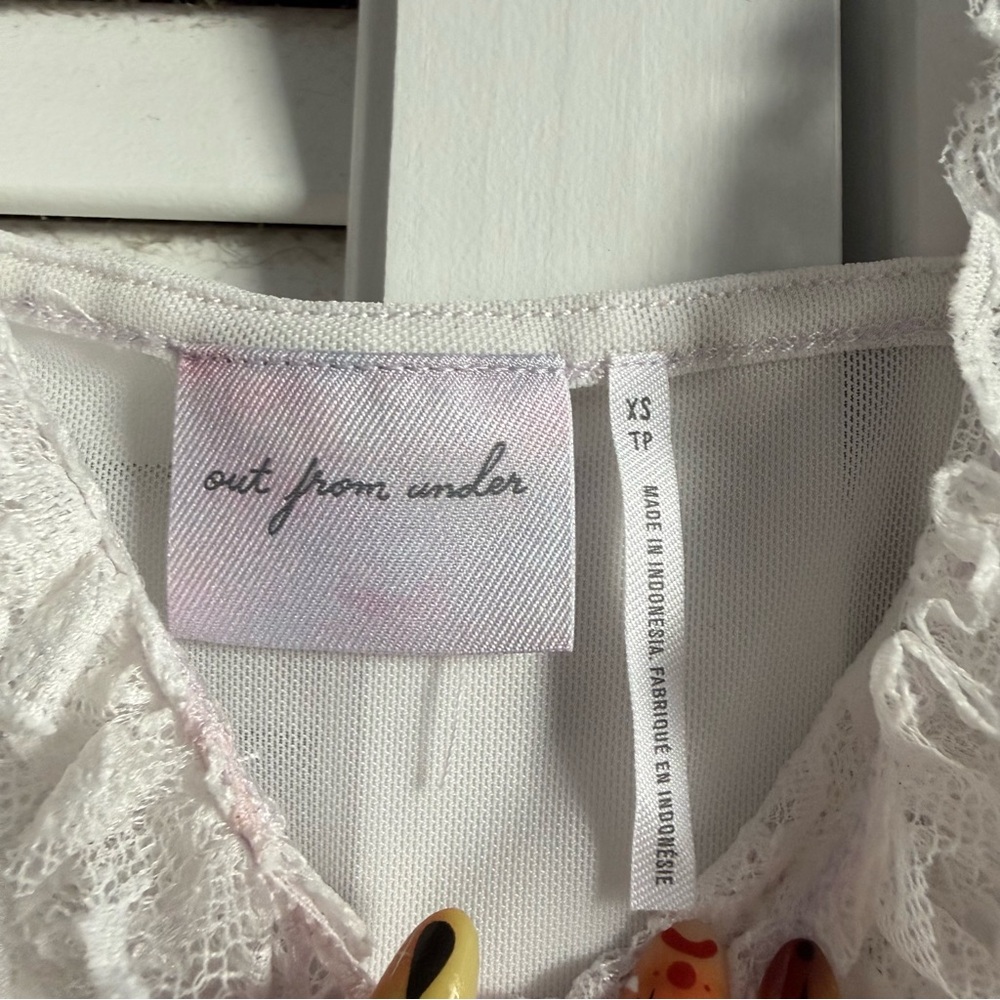 Urban Outfitters White Lace Corset Crop Top with Pale Pink Ribbon - Picture 3 of 5